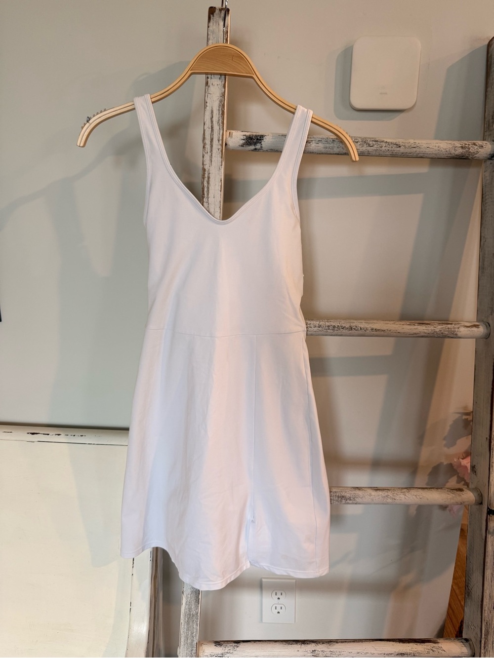 Abercrombie And Fitch Athletic Dress Sz XXS Tall White  Built In Shorts NWT